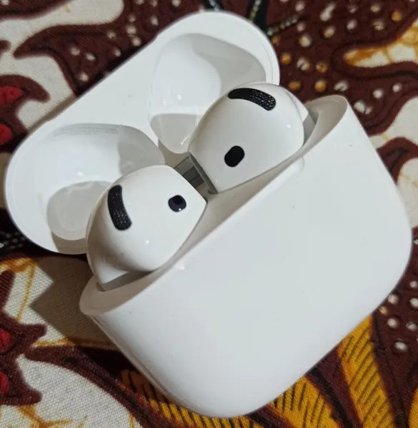 AirPods 4 con cancelación de ruido