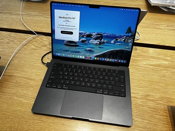 MacBook Pro 14" con chip M5 (16 GB, 1 TB)